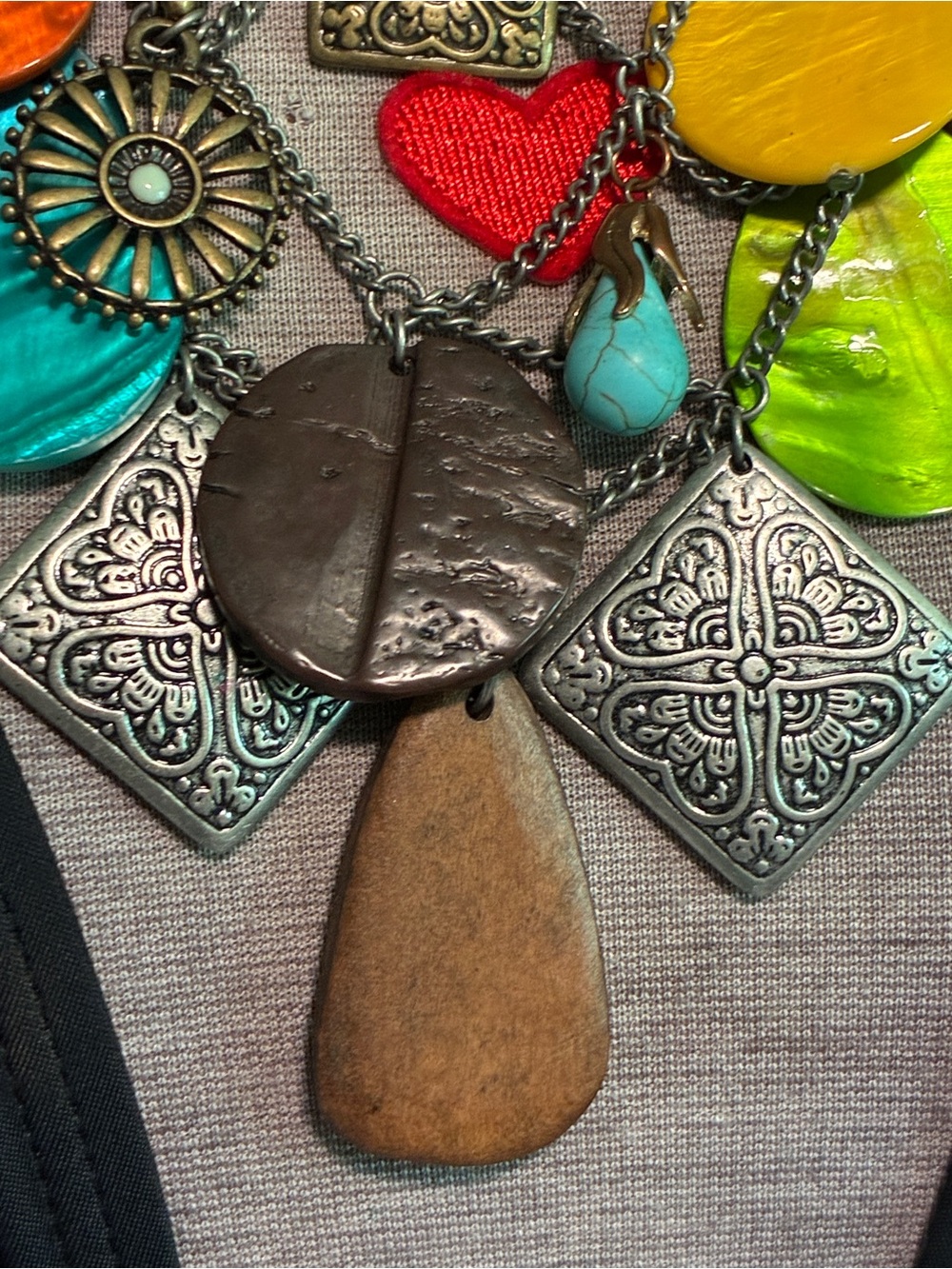 Vintage 90s Maximalist Charm Necklace - Picture 4 of 9